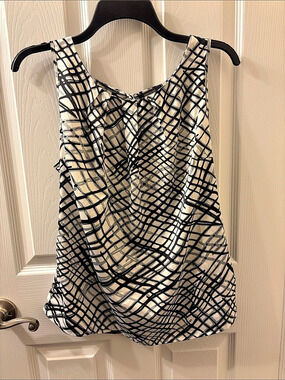 Kenneth Cole Reaction Abstract Print Tank Top in Black & Gray Medium